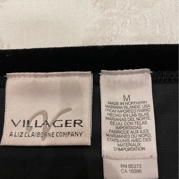Elegant Black Velvet Looking Skirt Villager-Liz Claiborne - Picture 7 of 8